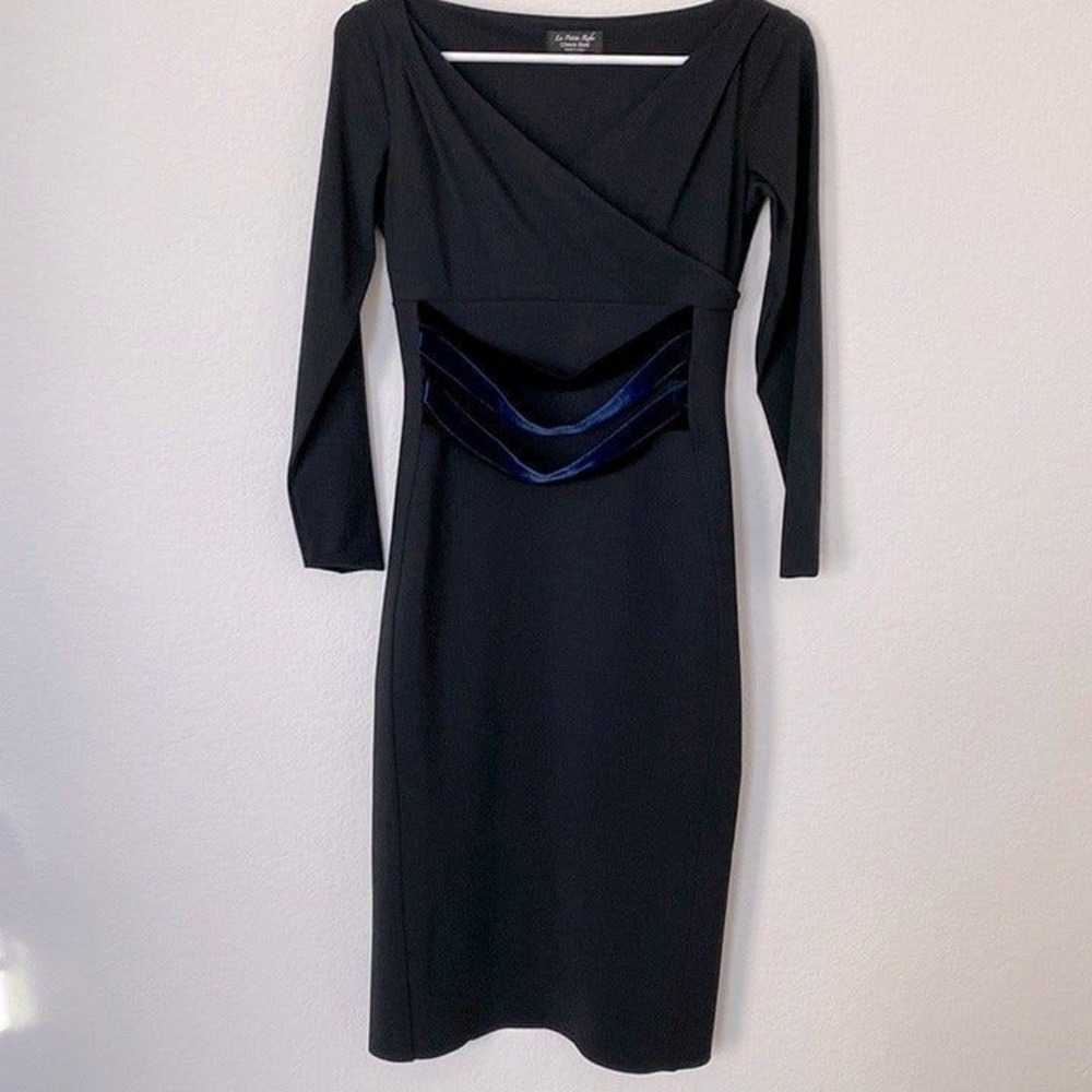 CHIARA BONI V-Neck Knee-Length Dress Size: Medium